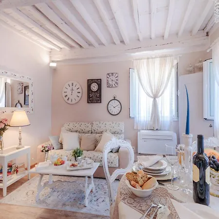 Convenient Close To Train Station And Parking Apartment Lucca