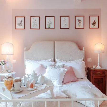 Convenient Close To Train Station And Parking Apartment