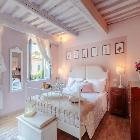 Convenient Close To Train Station And Parking Apartment