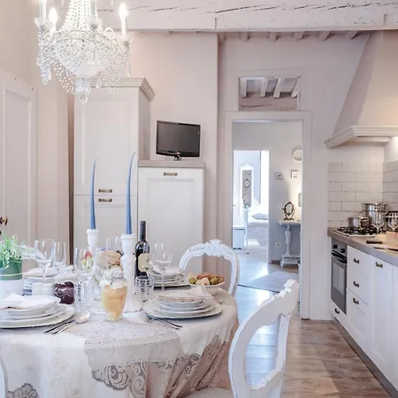 Convenient Close To Train Station And Parking Apartment Lucca