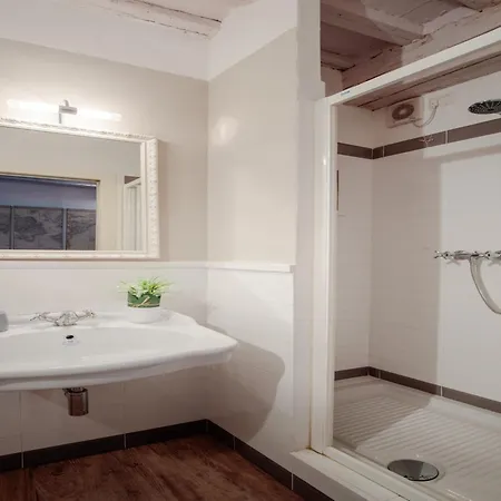 Convenient Close To Train Station And Parking Lucca